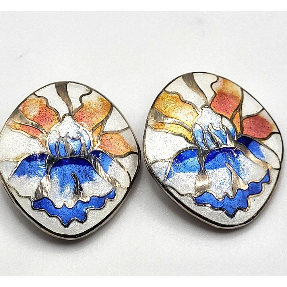 Vintage Clip Earrings. Coral, Turquoise, Silver Like, Oval. 1.5” L x 1”